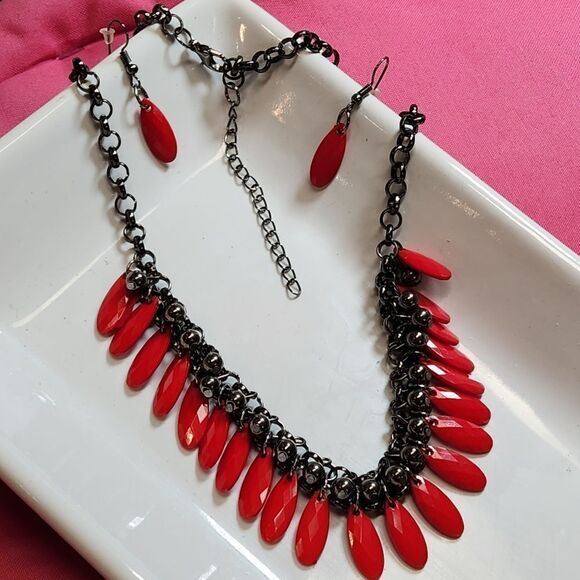 Red Necklace & Dangling Earrings Set - Picture 1 of 10